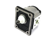 Pompa hydrauliczna zębata 3.1cm3 (grupa 1 - typ europejski) wałek 1:8 przyłącza gwintowane (obroty prawe) max.260 bar Waryński